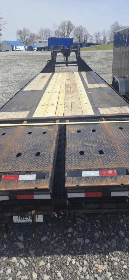 Used Repo 2023 Big Tex Trailers 25GN-20+5 Flatbed Trailer