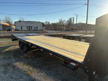 New 2026 Big Tex Trailers 20+5 14GN Single Wheel Tandem Gooseneck w/ Mega Ramps 15900 GVWR Flatbed Trailer