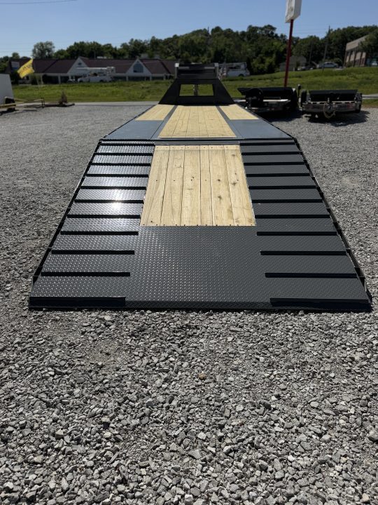 New 2026 Delco Trailers 32FT Delco FH-30K Low Pro Dual Tandem Hydraulic Dovetail Flatbed Trailer