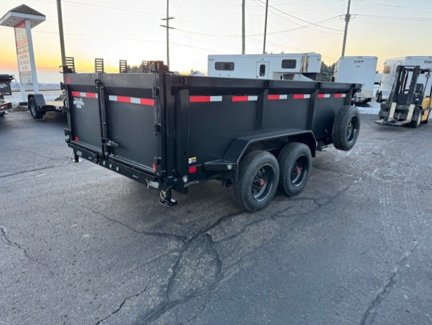New 2026 MAXX-D DJB8314H Dump Trailer