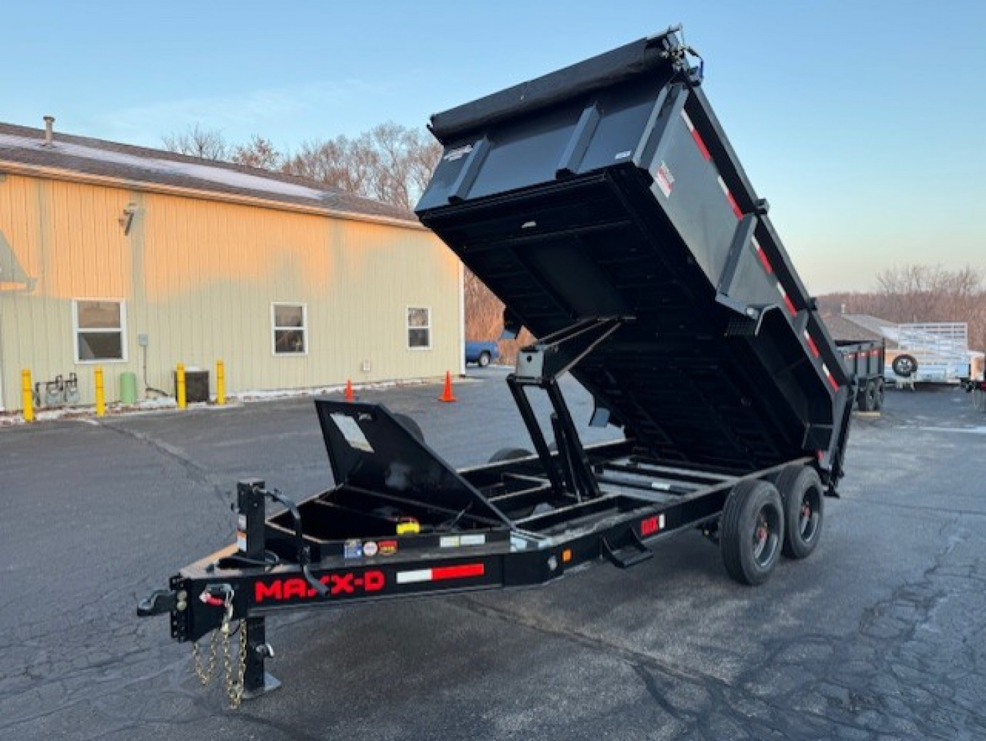 New 2026 MAXX-D DJB8314H Dump Trailer
