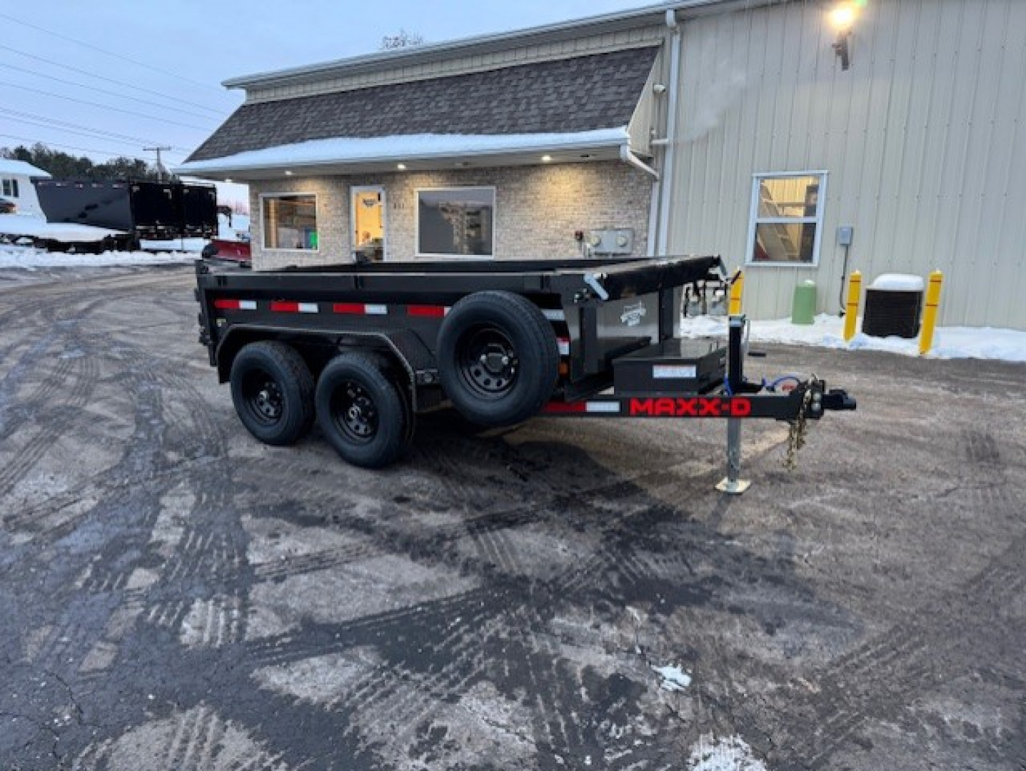 New 2026 MAXX-D D6B6010 Dump Trailer