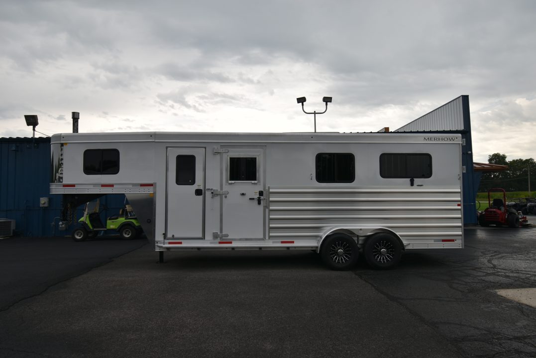 New 2027 Merhow Trailers 2+1 Horse Trailer