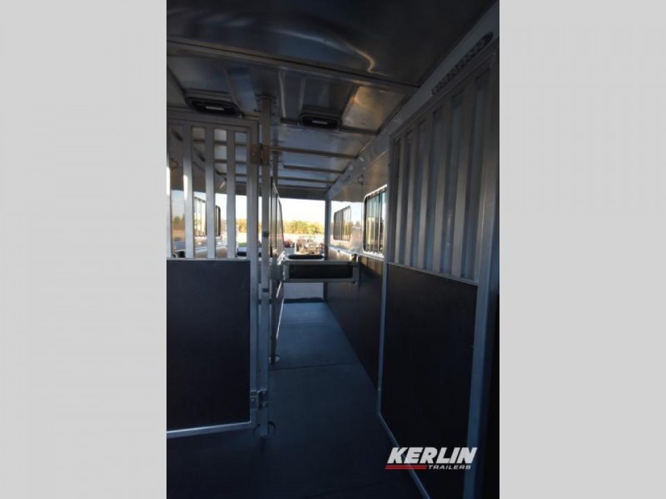 New 2027 Merhow Trailers 2+1 Horse Trailer