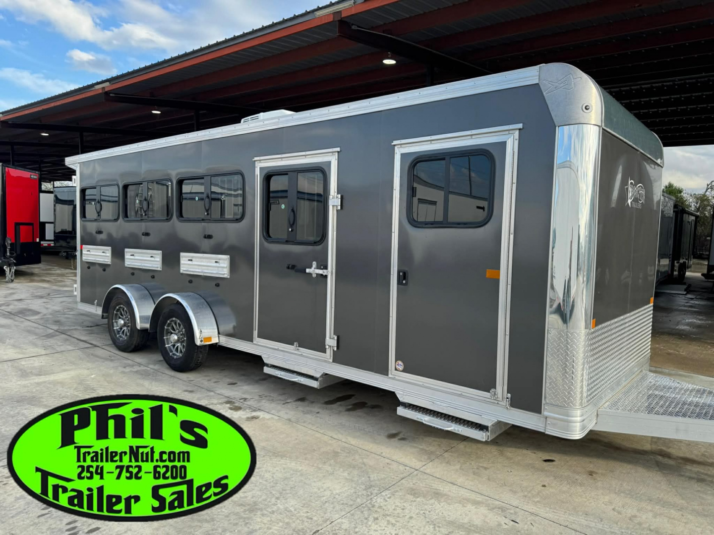 TURNPIKE LIVESTOCK TRAILER MAMMOTH ブリキ New 2026 Frontier Trailers 8 PEN LOW PRO LIVE STOCK TRAILER WITH
