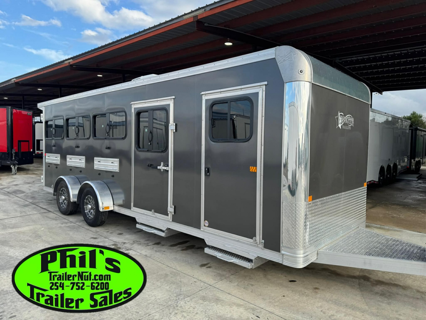 TURNPIKE LIVESTOCK TRAILER MAMMOTH ブリキ New 2026 Frontier Trailers 8 PEN LOW PRO LIVE STOCK TRAILER WITH
