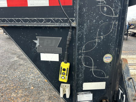 Used 2015 PJ Trailers 102"x35' 24k Hydraulic Dovetail Trailer