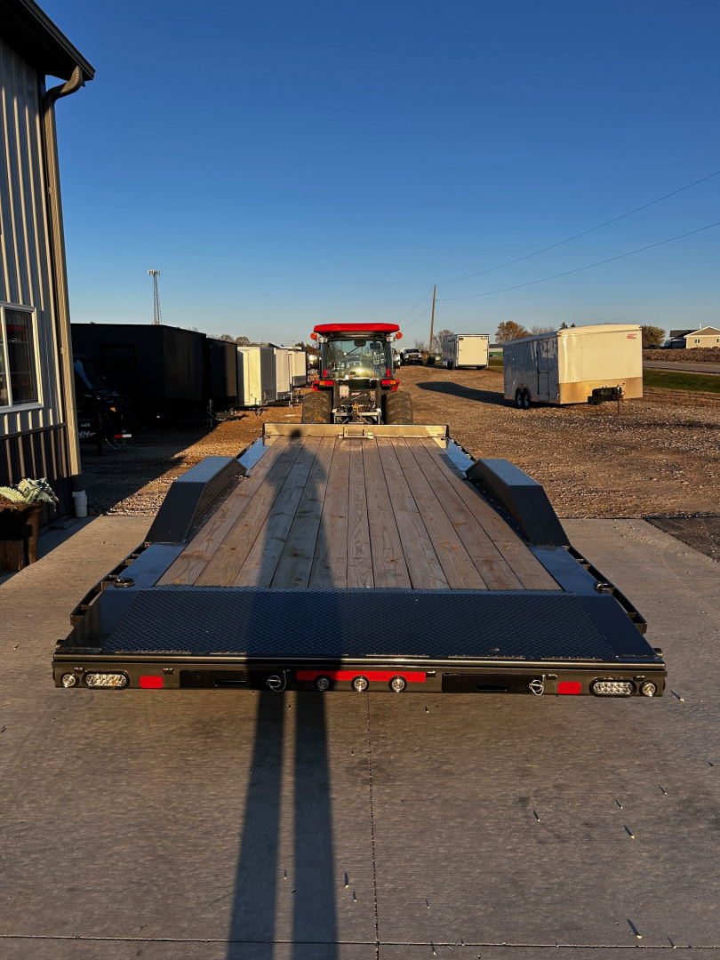 New 2026 MAXXD 102"X22' H5X CAR HAULER 9.9K GVWR DRIVE-OVER FENDERS Car / Racing Trailer