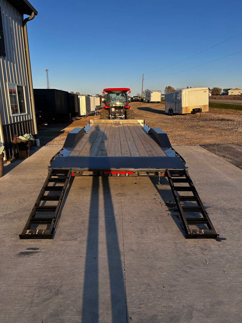 New 2026 MAXXD 102"X22' H5X CAR HAULER 9.9K GVWR DRIVE-OVER FENDERS Car / Racing Trailer