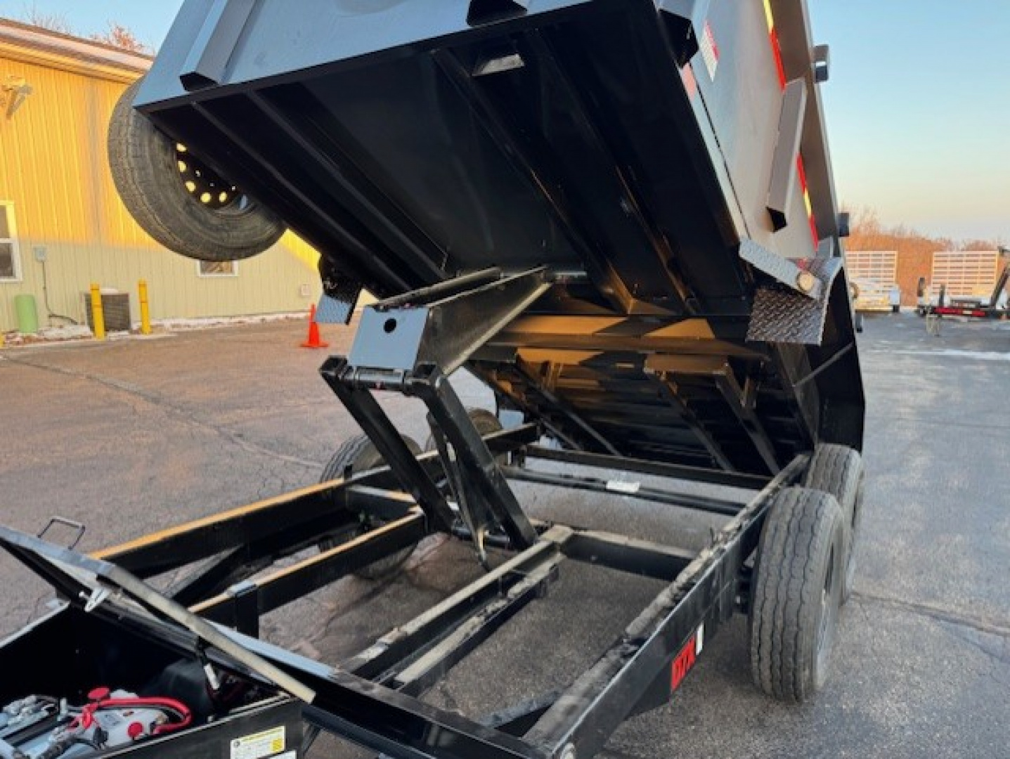 New 2026 MAXX-D D7X7212 Dump Trailer