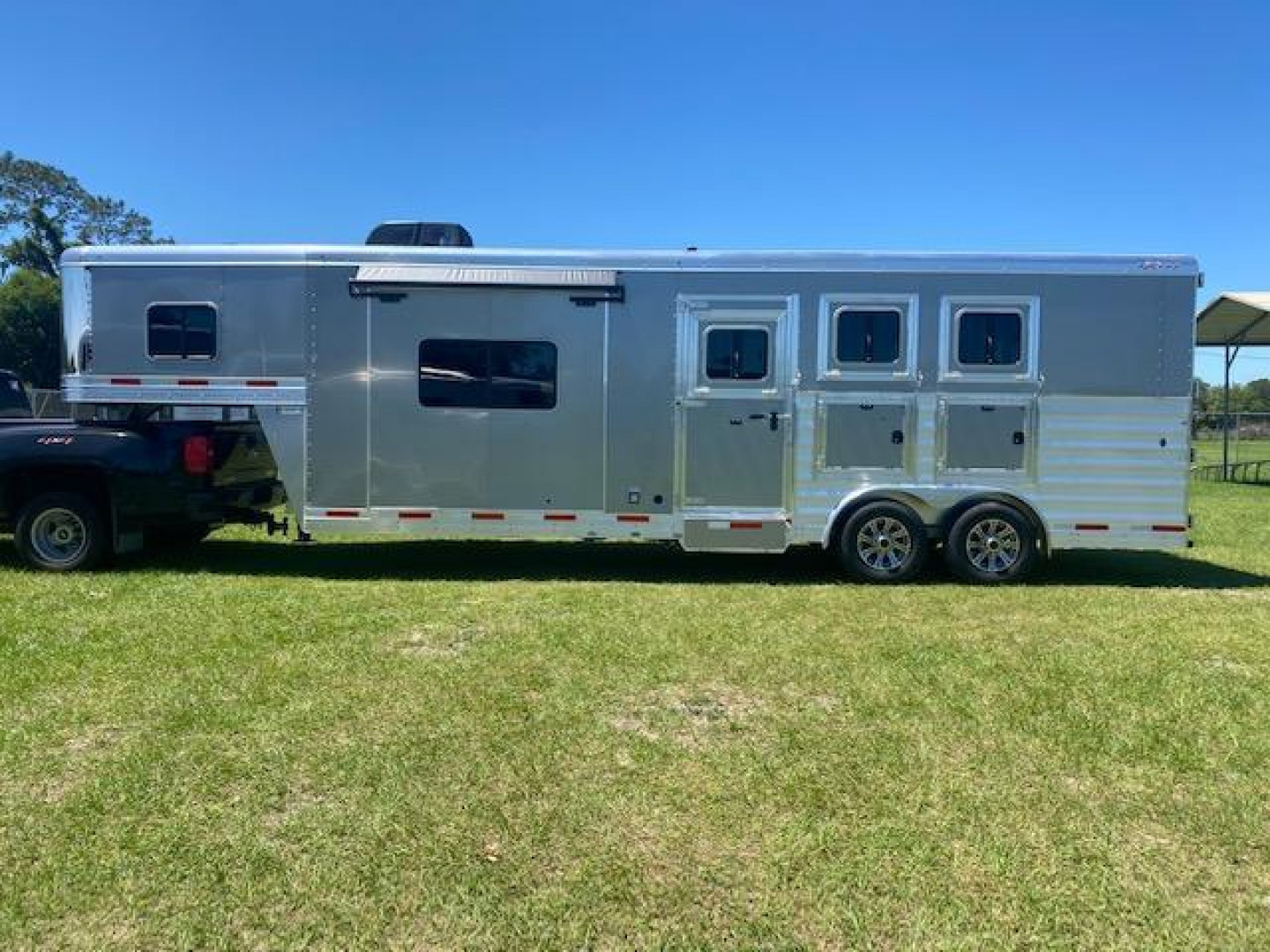 New 2025 Exiss Trailers 2025 Exiss Endeavor 8310 LQ IN STOCK Horse Trailer