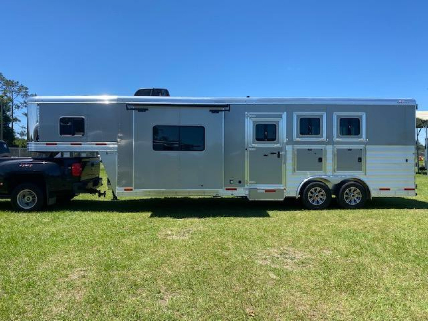 New 2025 Exiss Trailers 2025 Exiss Endeavor 8310 LQ IN STOCK Horse Trailer