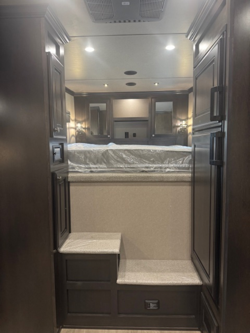 New 2025 Exiss Trailers 2025 Exiss Endeavor 8310 LQ IN STOCK Horse Trailer