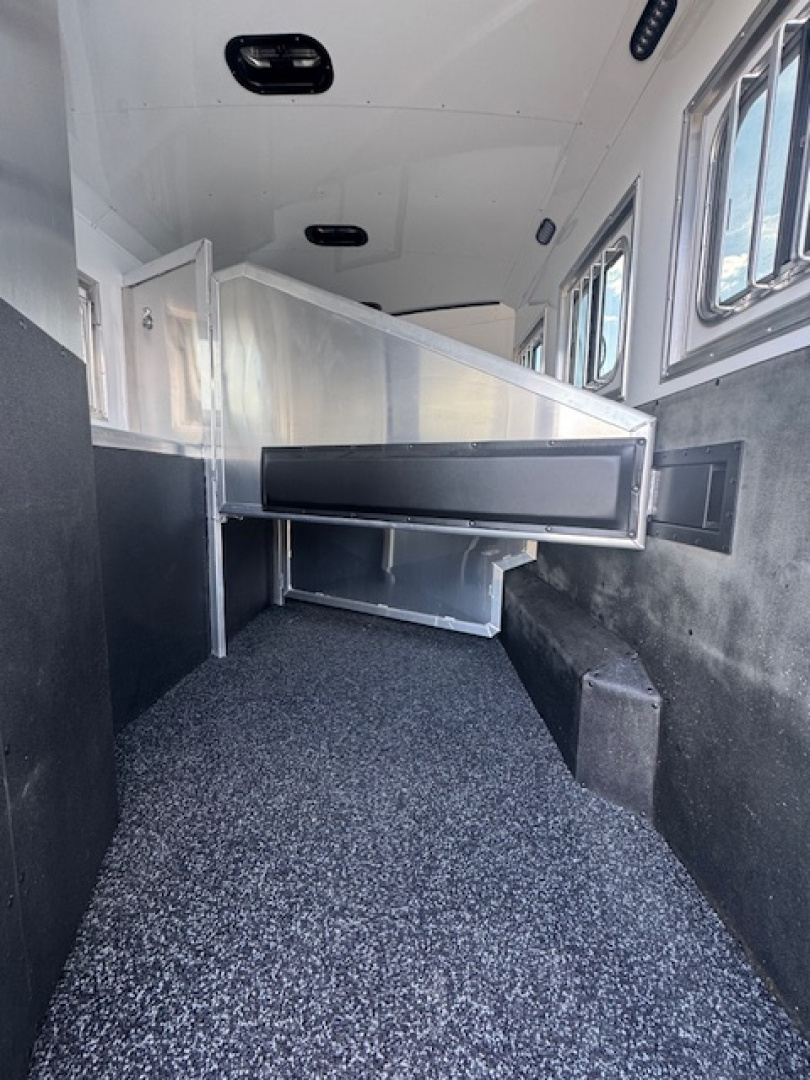 New 2025 Exiss Trailers 2025 Exiss Endeavor 8310 LQ IN STOCK Horse Trailer