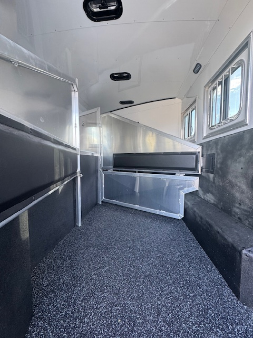 New 2025 Exiss Trailers 2025 Exiss Endeavor 8310 LQ IN STOCK Horse Trailer