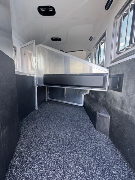 New 2025 Exiss Trailers 2025 Exiss Endeavor 8310 LQ IN STOCK Horse Trailer