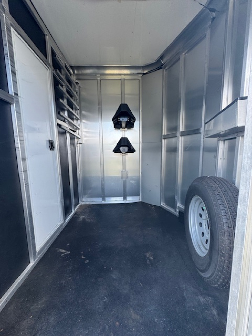 Used 2022 Shadow 2022 Shadow 2H Pro Series Straight Load Horse Trailer Horse Trailer