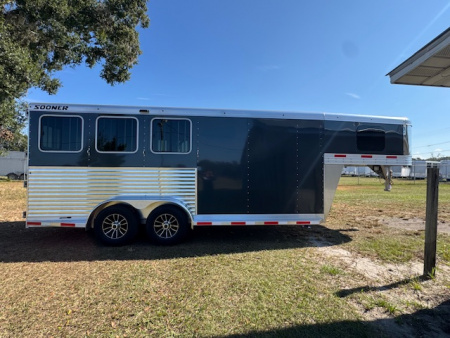 New 2026 Soonerr Lariat 3H Horse Trailer