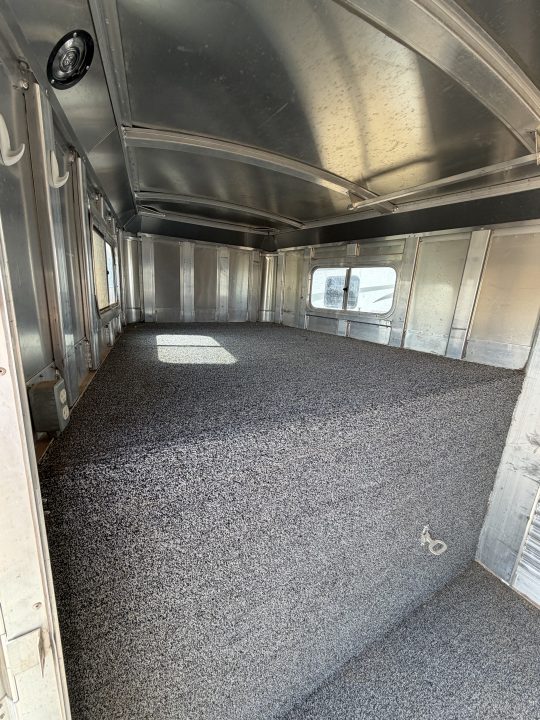 Used 1999 4-Star Trailers 2 HORSE GN