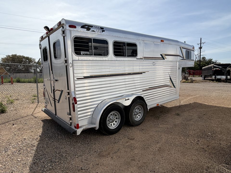 Used 1999 4-Star Trailers 2 HORSE GN