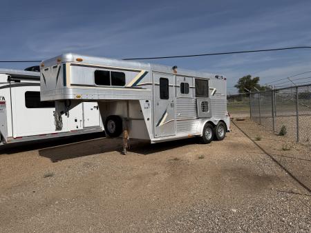 Used 1999 4-Star Trailers 2 HORSE GN