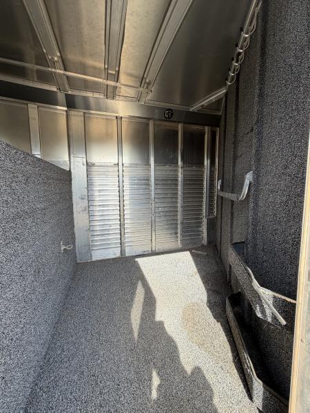 Used 1999 4-Star Trailers 2 HORSE GN