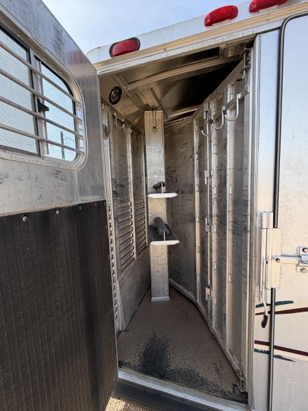 Used 1999 4-Star Trailers 2 HORSE GN
