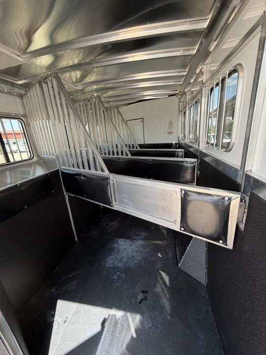 Used 2022 Sundowner Trailers Santa Fe 6905 4H