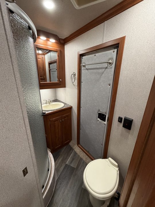 Used 2022 Sundowner Trailers Santa Fe 6905 4H