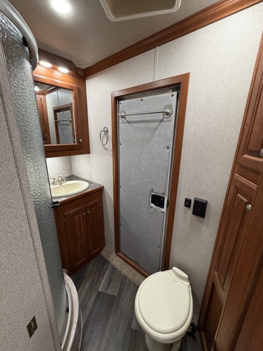 Used 2022 Sundowner Trailers Santa Fe 6905 4H