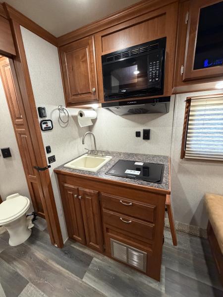 Used 2022 Sundowner Trailers Santa Fe 6905 4H