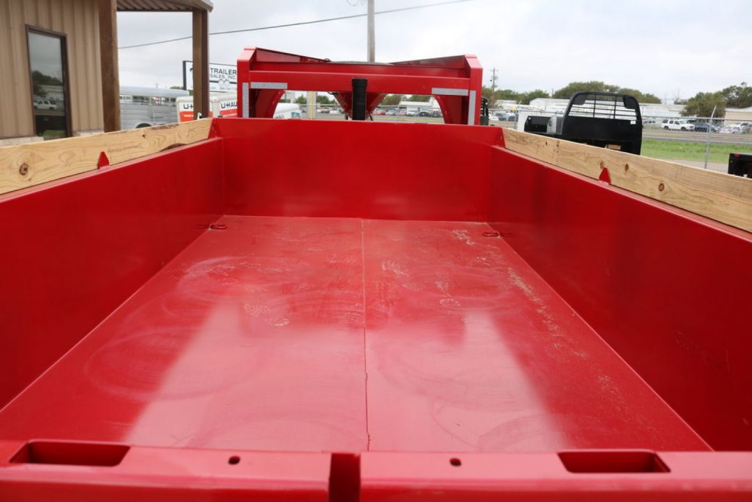New 2026 Diamond C Trailers LPT207