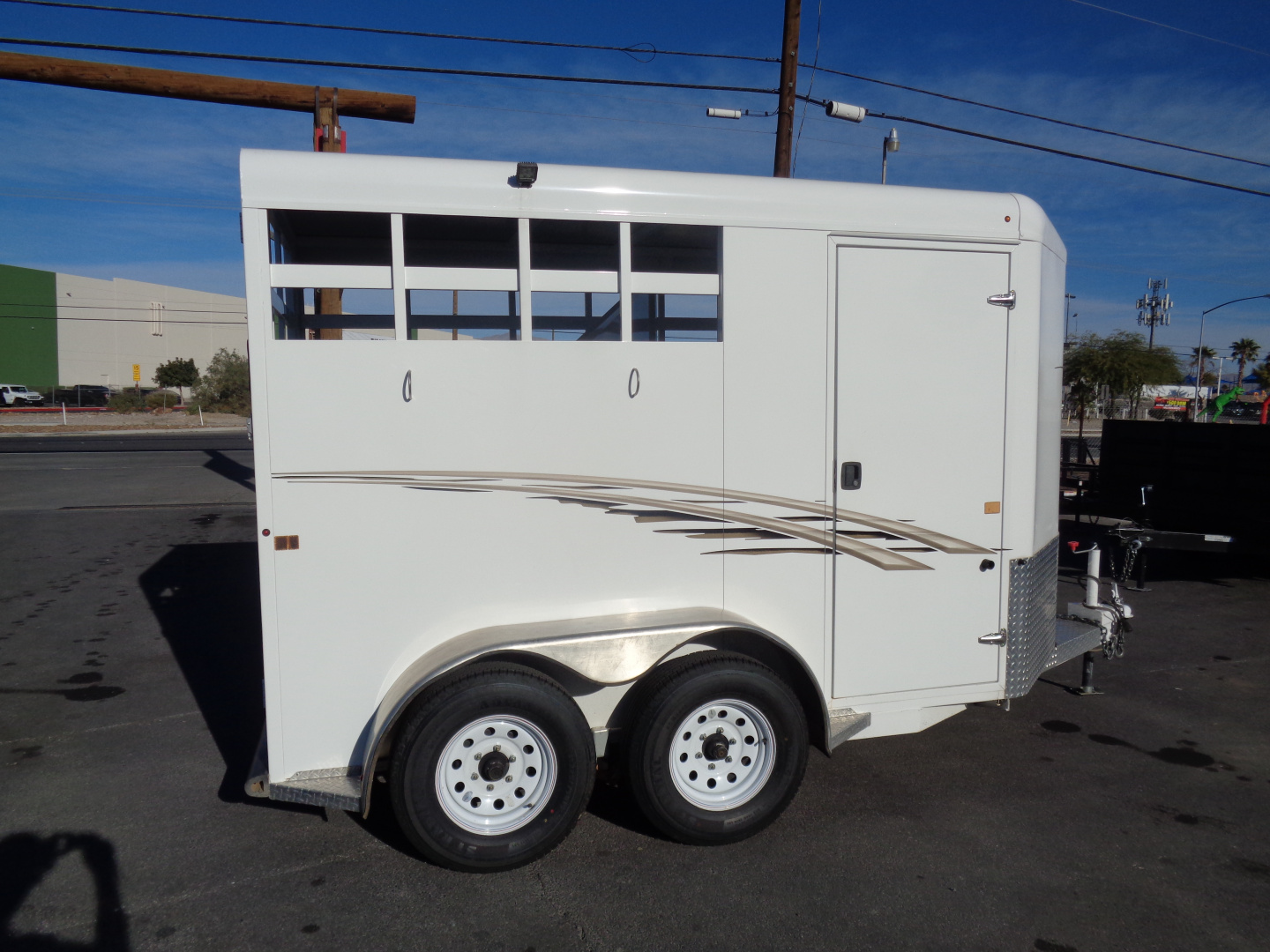 Used 2017 Trails West * ADVENTURE II 2H * 2 Horse Slant Load Horse Trailer