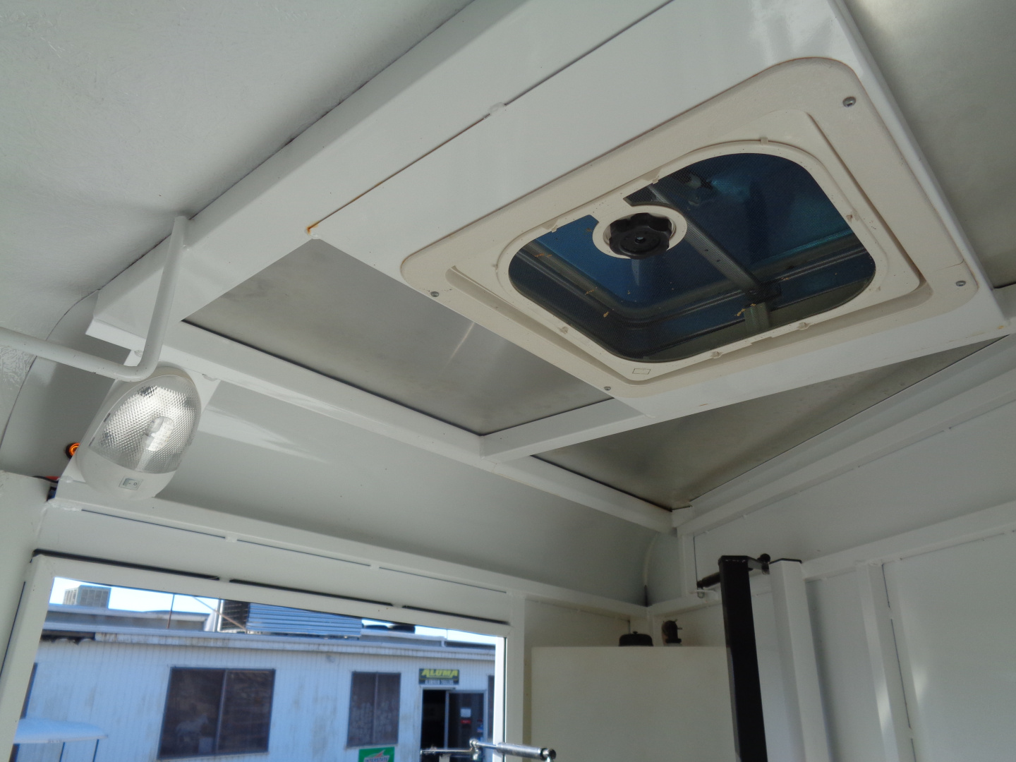 Used 2017 Trails West * ADVENTURE II 2H * 2 Horse Slant Load Horse Trailer