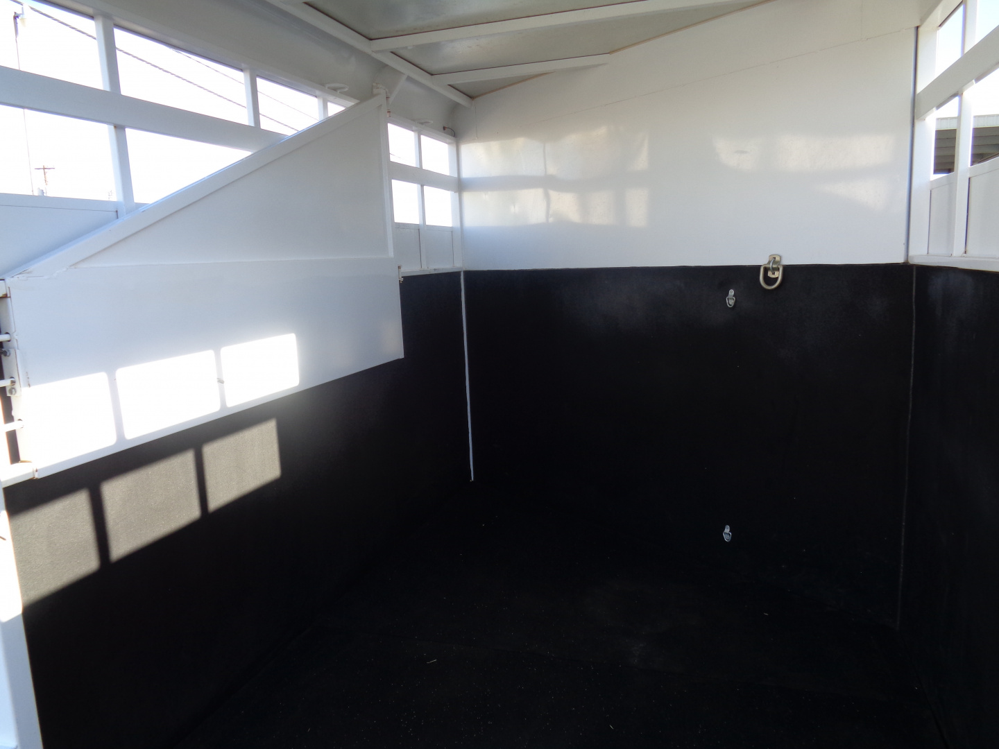 Used 2017 Trails West * ADVENTURE II 2H * 2 Horse Slant Load Horse Trailer