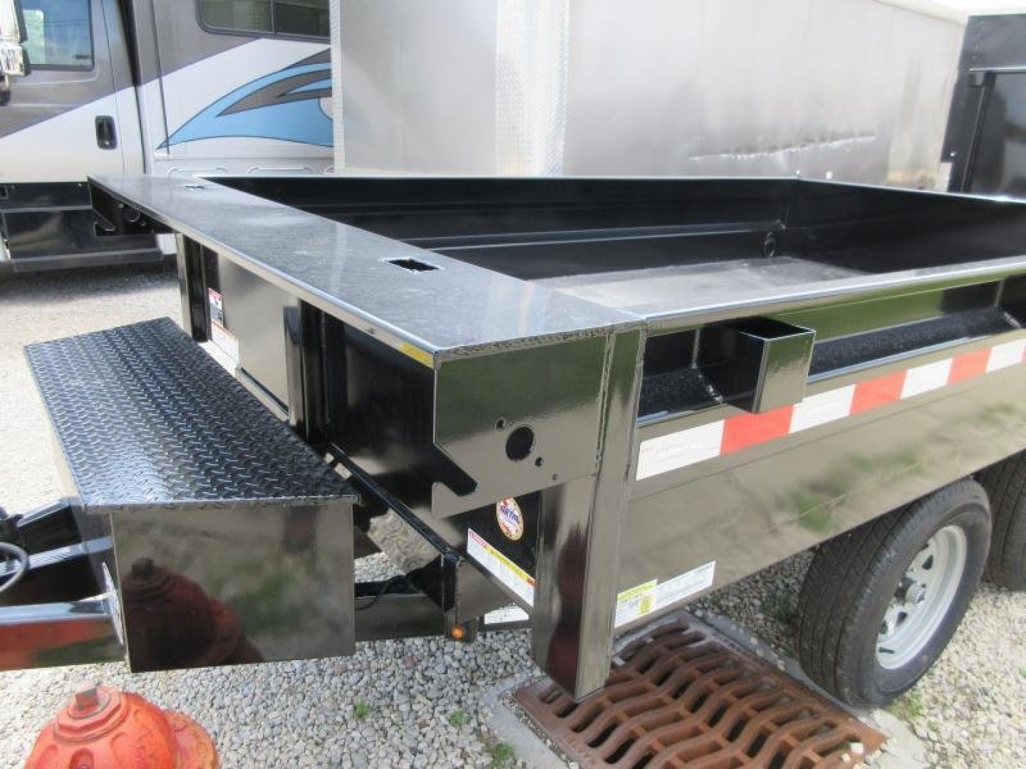 New 2026 Sure-Trac 6 X 10 SD Deckover Dump Trailer 7K Single Ram Dump Trailer