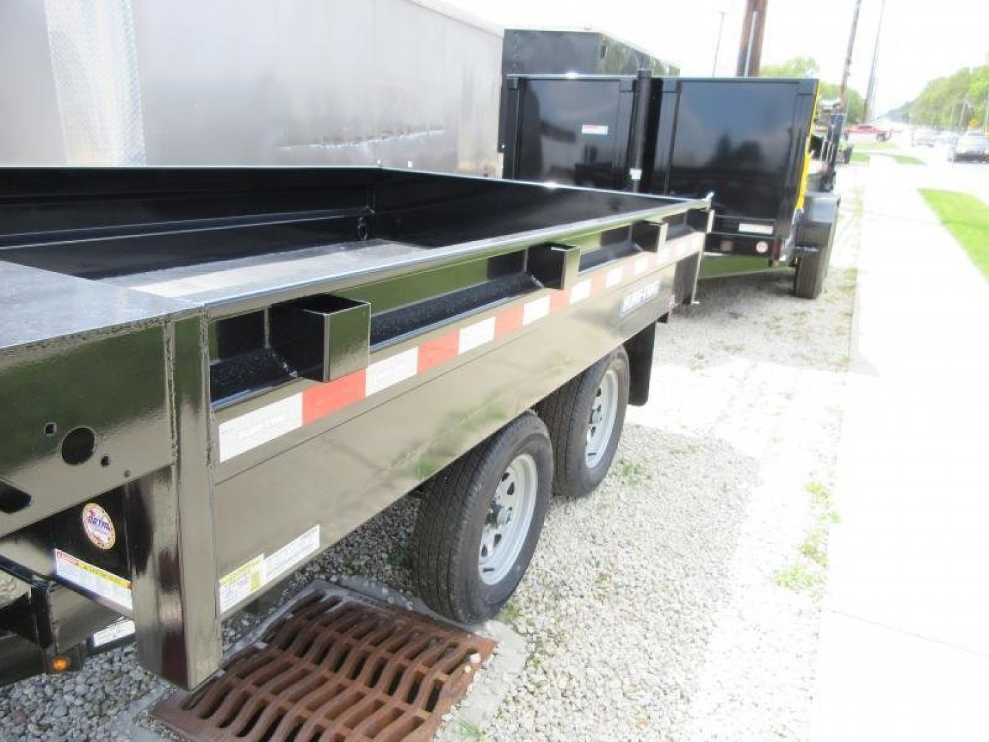 New 2026 Sure-Trac 6 X 10 SD Deckover Dump Trailer 7K Single Ram Dump Trailer