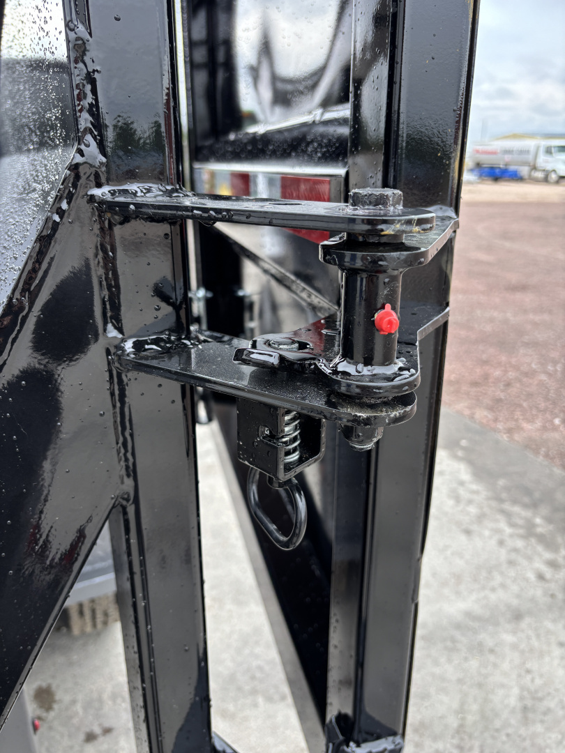 New 2025 Midsota 82"x16' Gooseneck Roll Off Dump Trailer