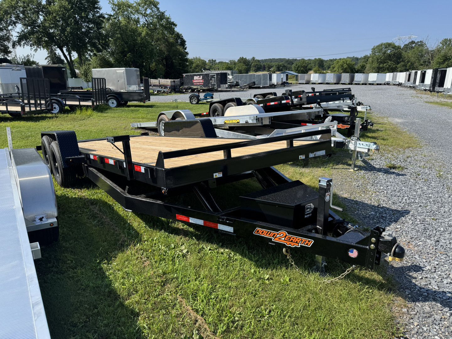 New 2026 Down 2 Earth Trailers DTE8220WCT5.2B Car Hauler