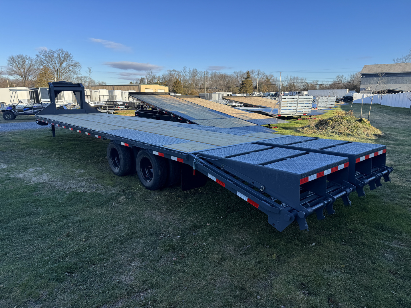New 2026 Down 2 Earth Trailers DTEGN22-35DT Deckover Trailer Gooseneck