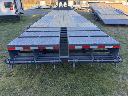 New 2026 Down 2 Earth Trailers DTEGN22-35DT Deckover Trailer Gooseneck