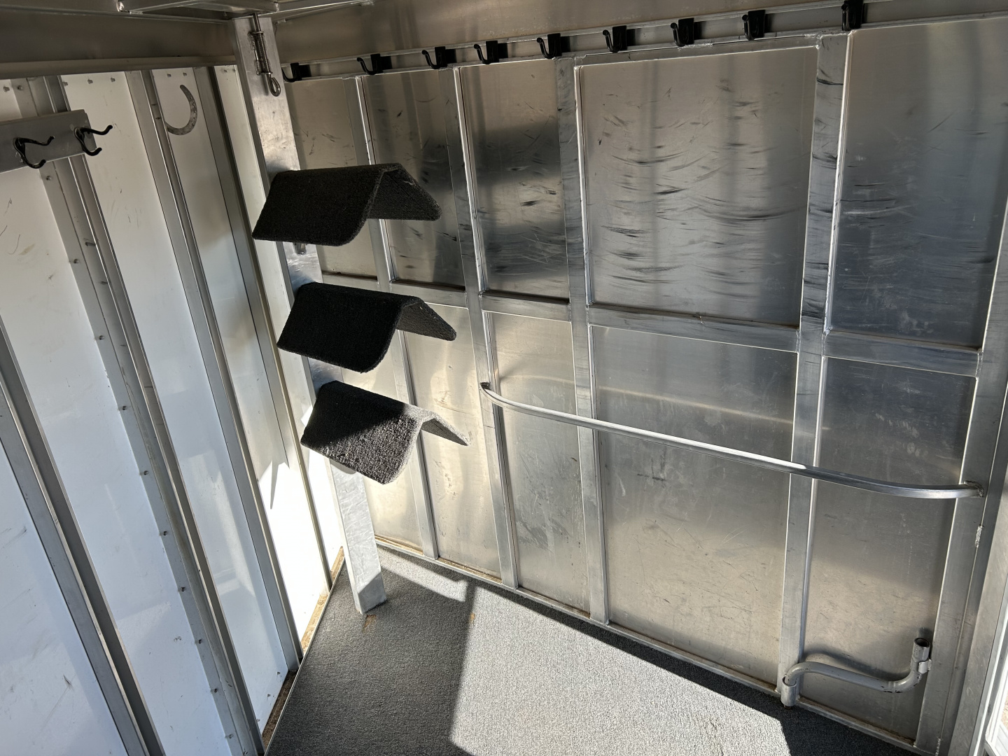 Used 2001 Sooner 3 Horse Trailer