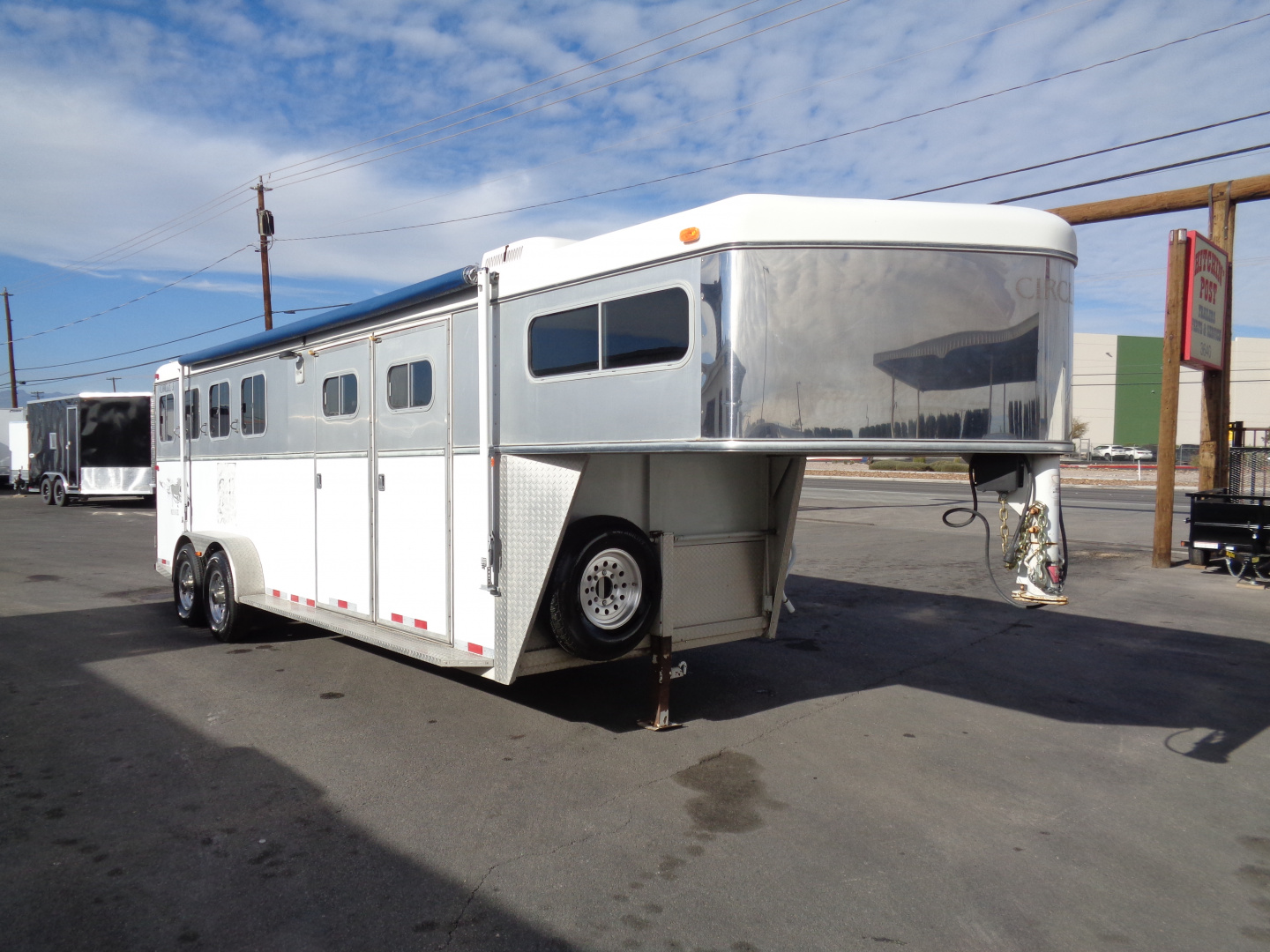 Used 2002 Circle J * Mirage 4H GN * 4 Horse Gooseneck Horse Trailer
