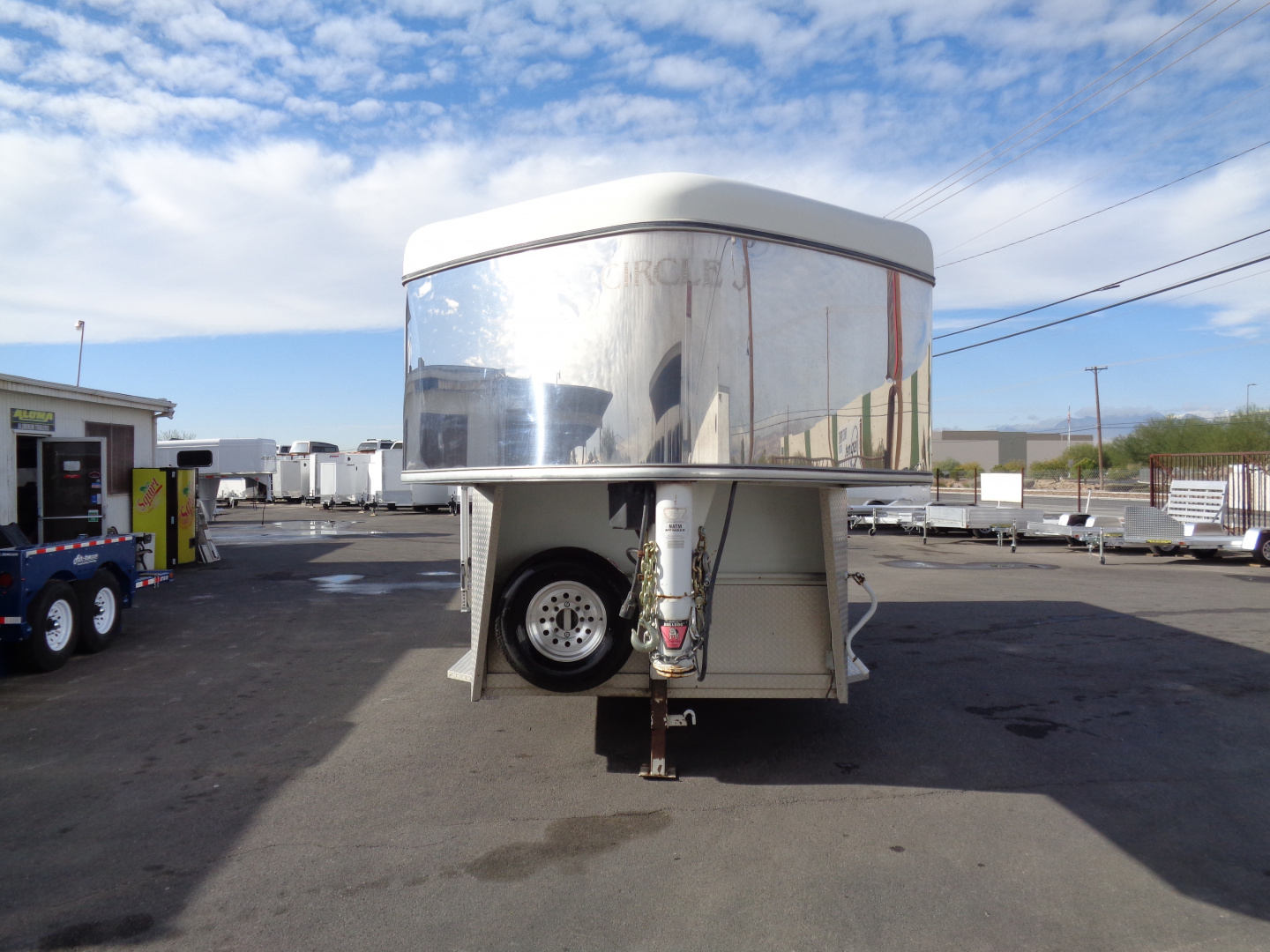 Used 2002 Circle J * Mirage 4H GN * 4 Horse Gooseneck Horse Trailer