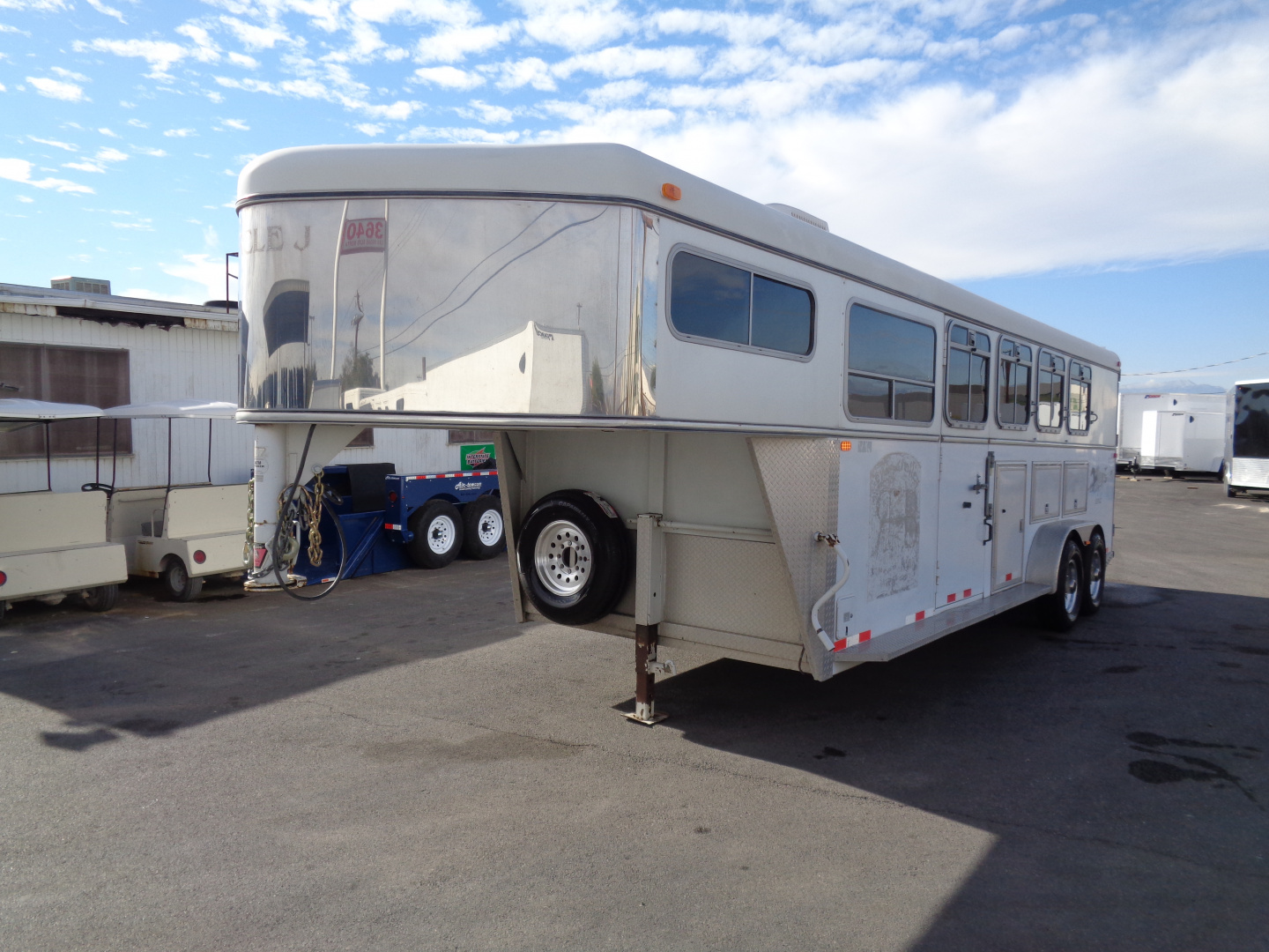 Used 2002 Circle J * Mirage 4H GN * 4 Horse Gooseneck Horse Trailer