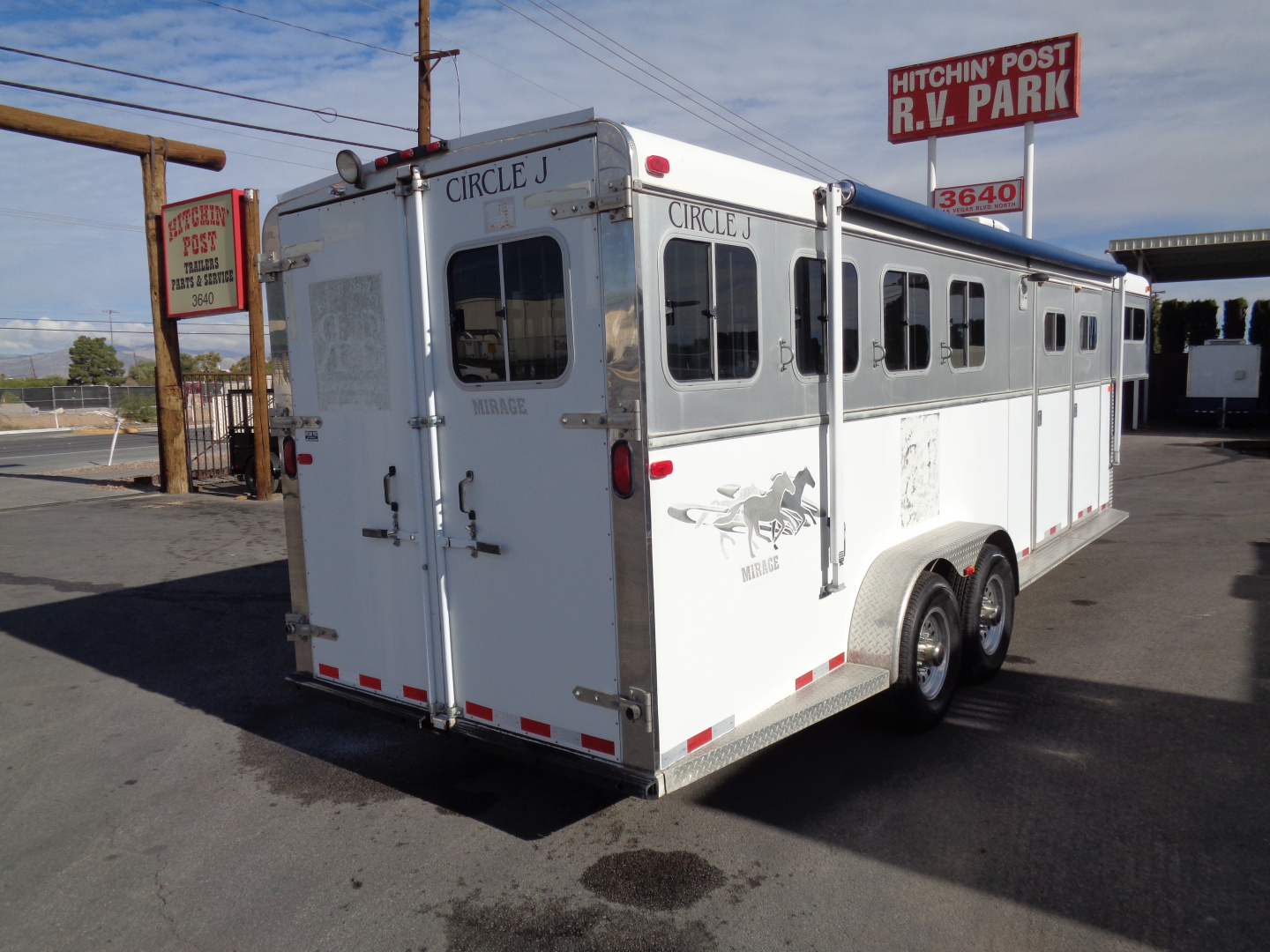 Used 2002 Circle J * Mirage 4H GN * 4 Horse Gooseneck Horse Trailer
