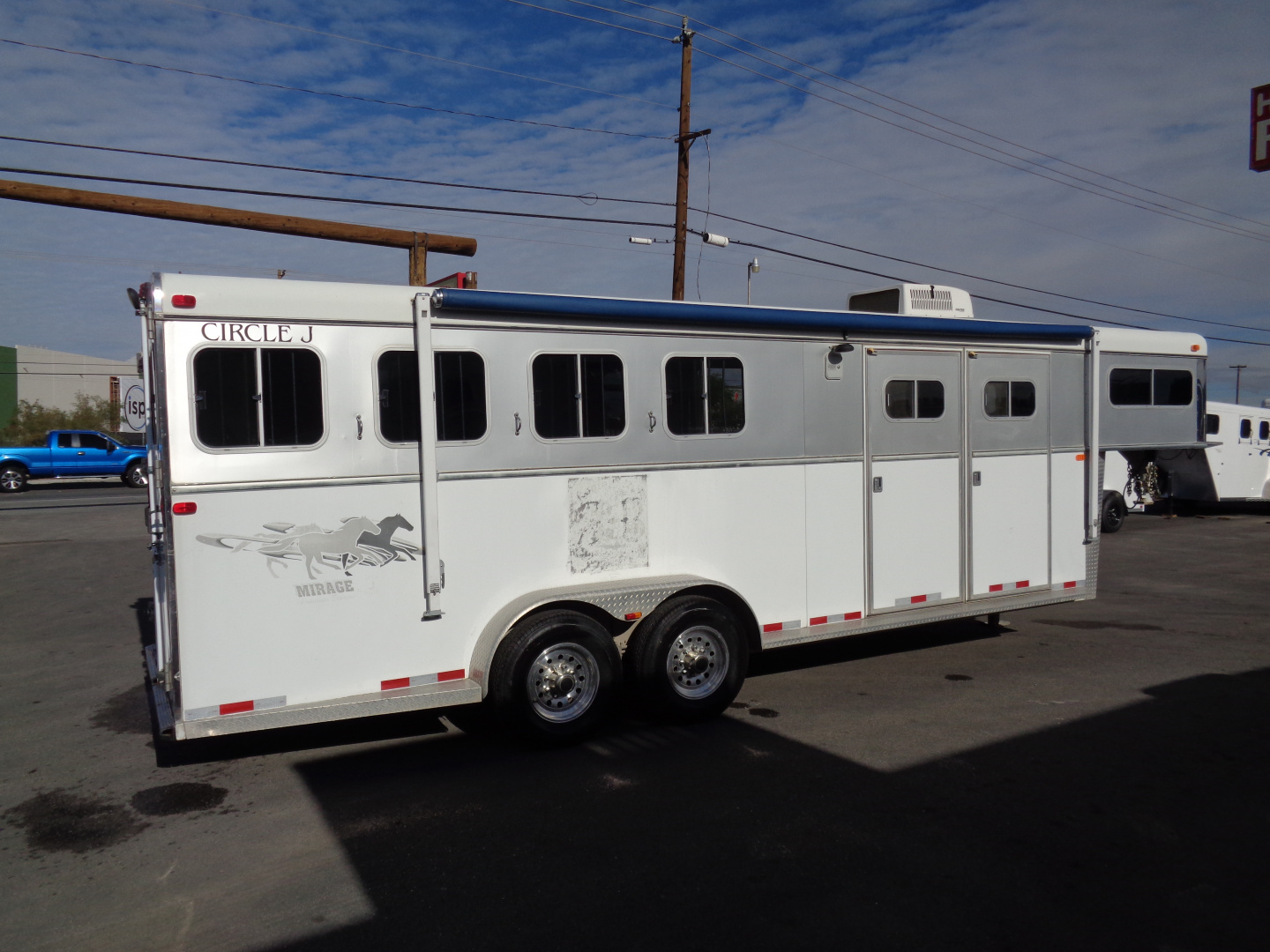 Used 2002 Circle J * Mirage 4H GN * 4 Horse Gooseneck Horse Trailer