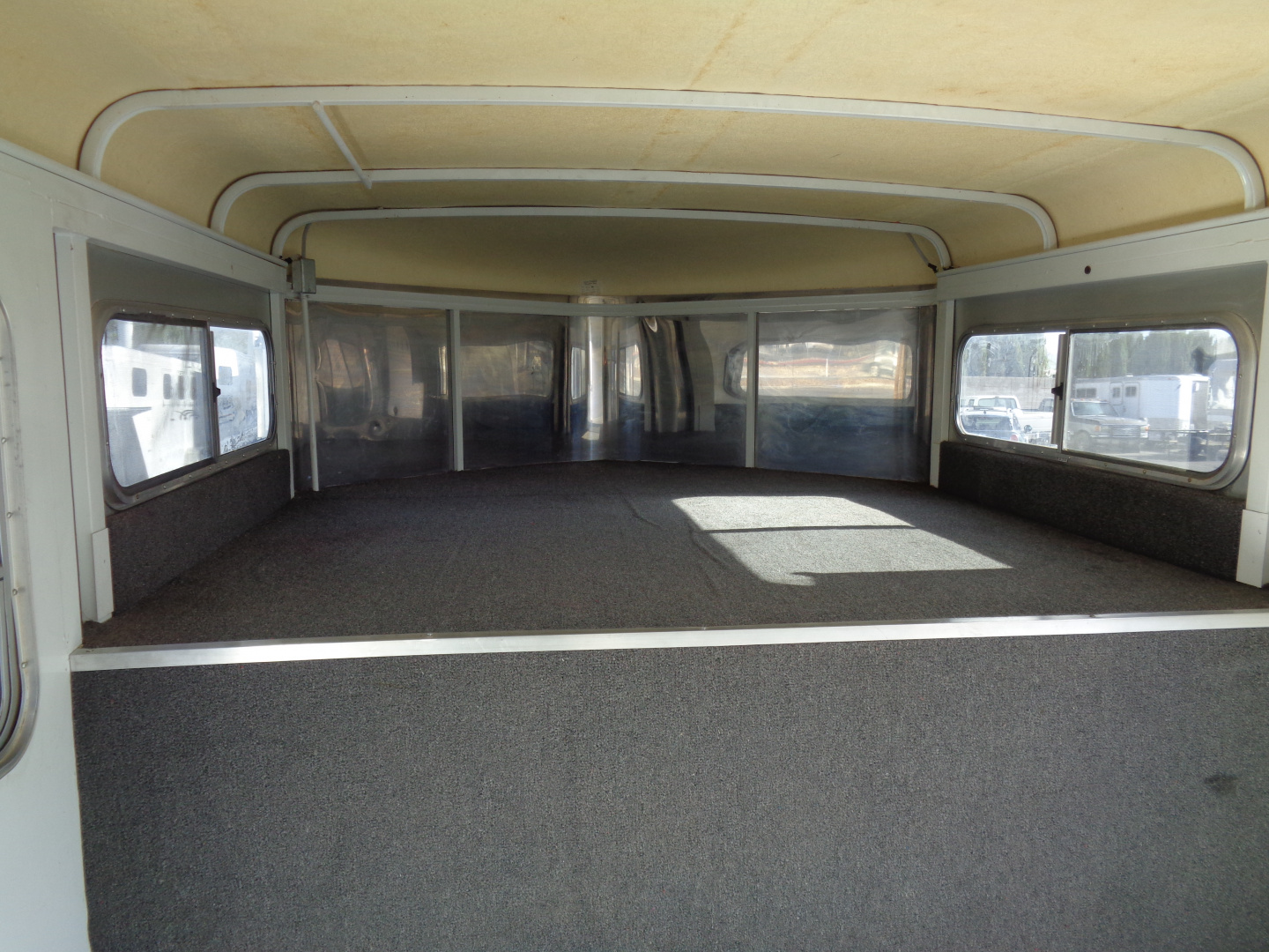 Used 2002 Circle J * Mirage 4H GN * 4 Horse Gooseneck Horse Trailer