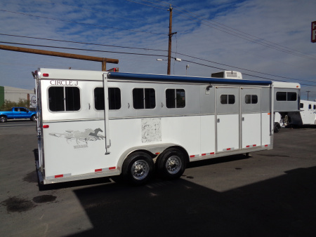 Used 2002 Circle J * Mirage 4H GN * 4 Horse Gooseneck Horse Trailer