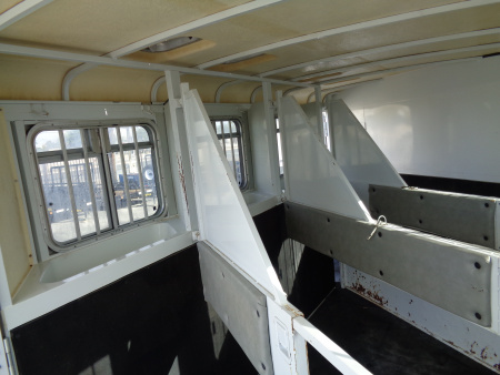 Used 2002 Circle J * Mirage 4H GN * 4 Horse Gooseneck Horse Trailer